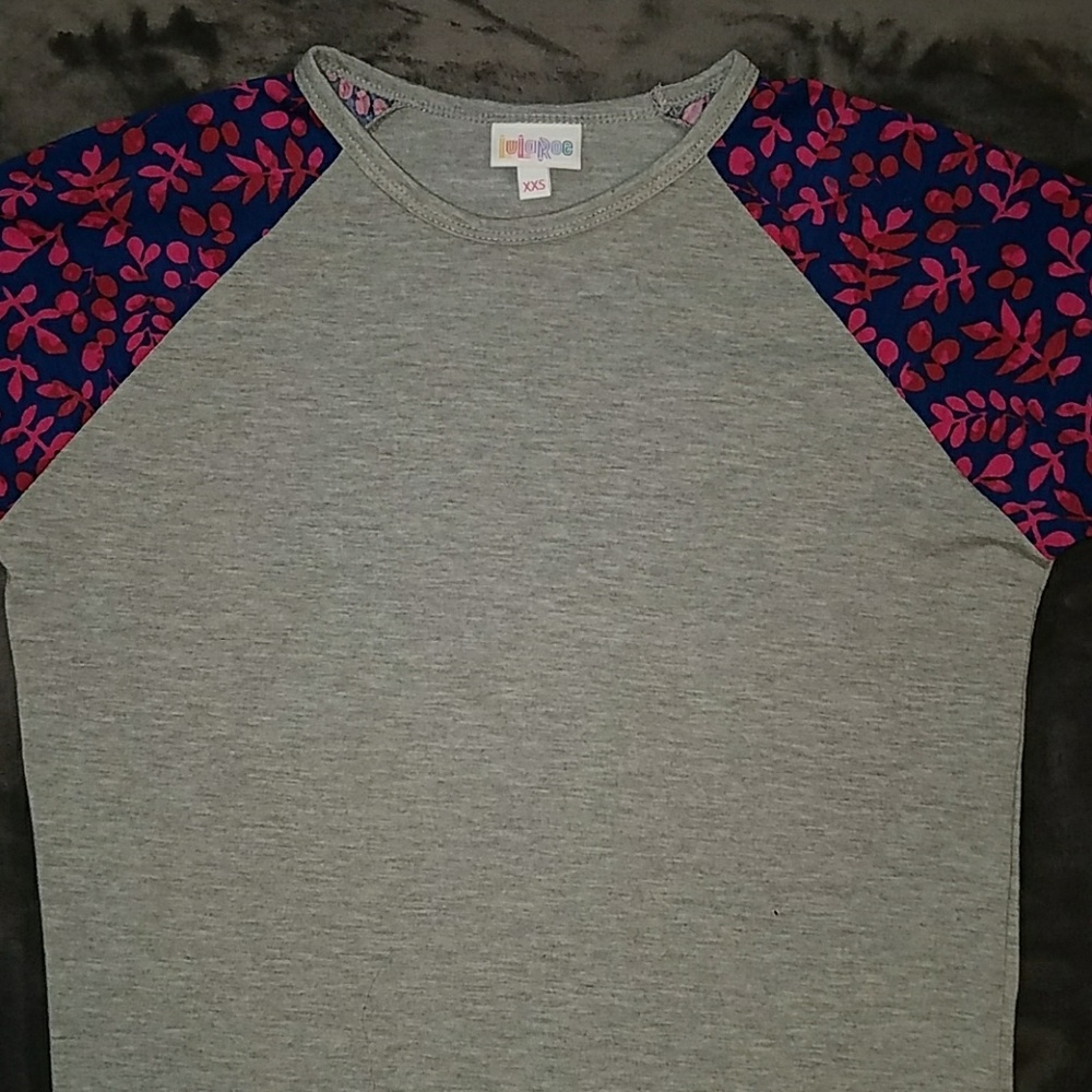 NWOT Lularoe tee - Picture 2 of 5